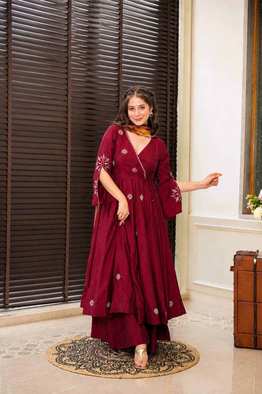 Vanya Zari Elegance Anarkali Suit Set